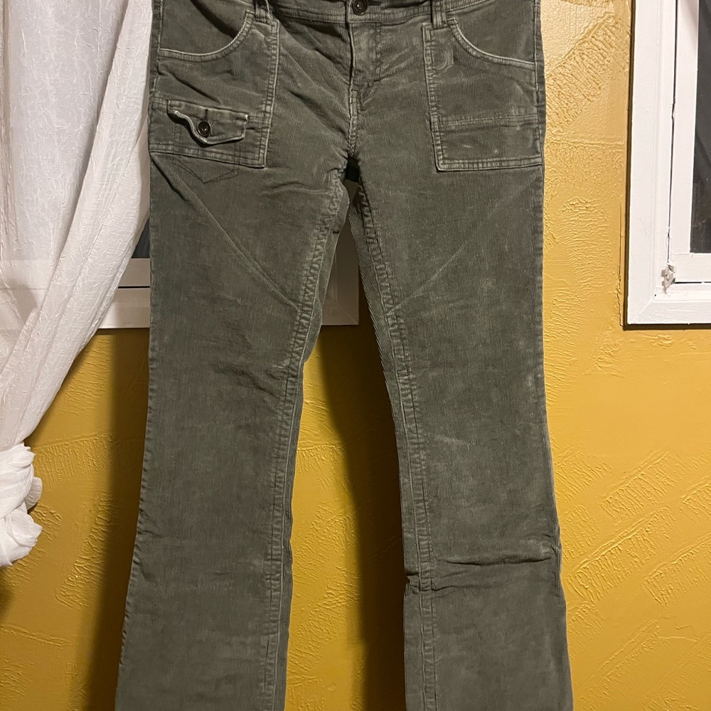 Y2K Low Waisted UNIONBAY Olive Green Corduroy Pants